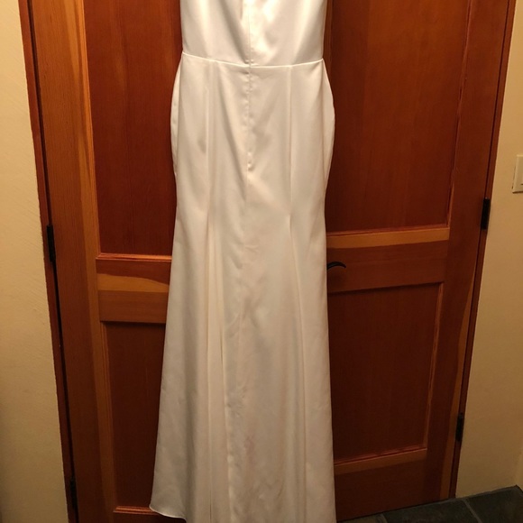 Rachel Sarah Seven Wedding Gown - size 4 - Picture 10 of 11